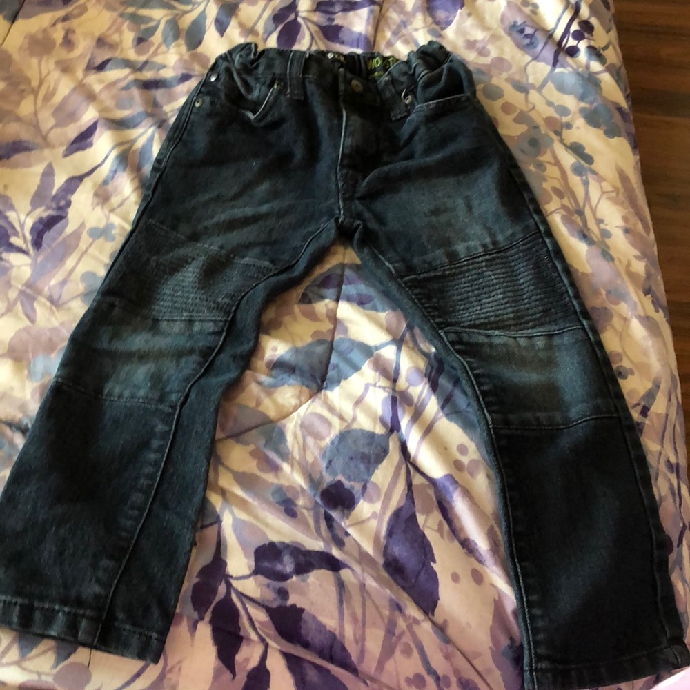 DKNY boys jeans size 4 Wooster skinny fit